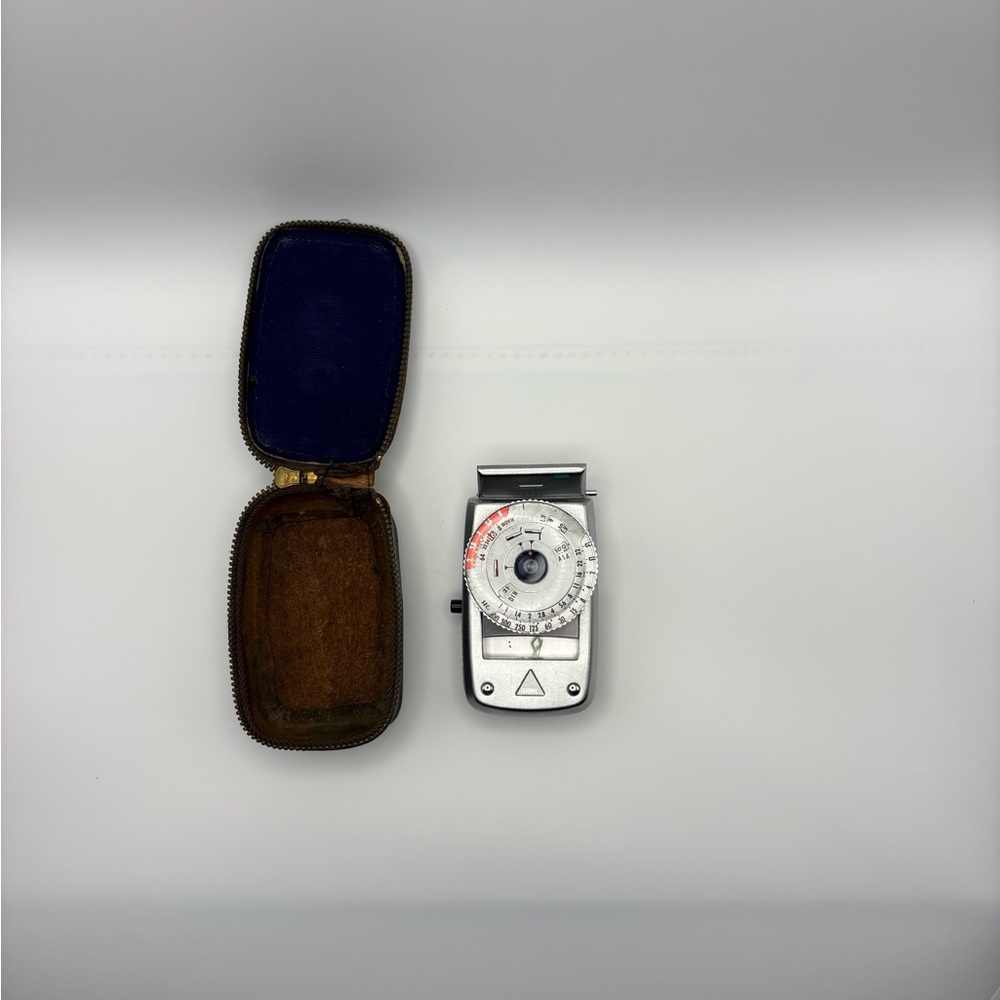 Vintage Sekonic Auto Leader 2 Model 39 Light Meter Analog w Leather Case Japan